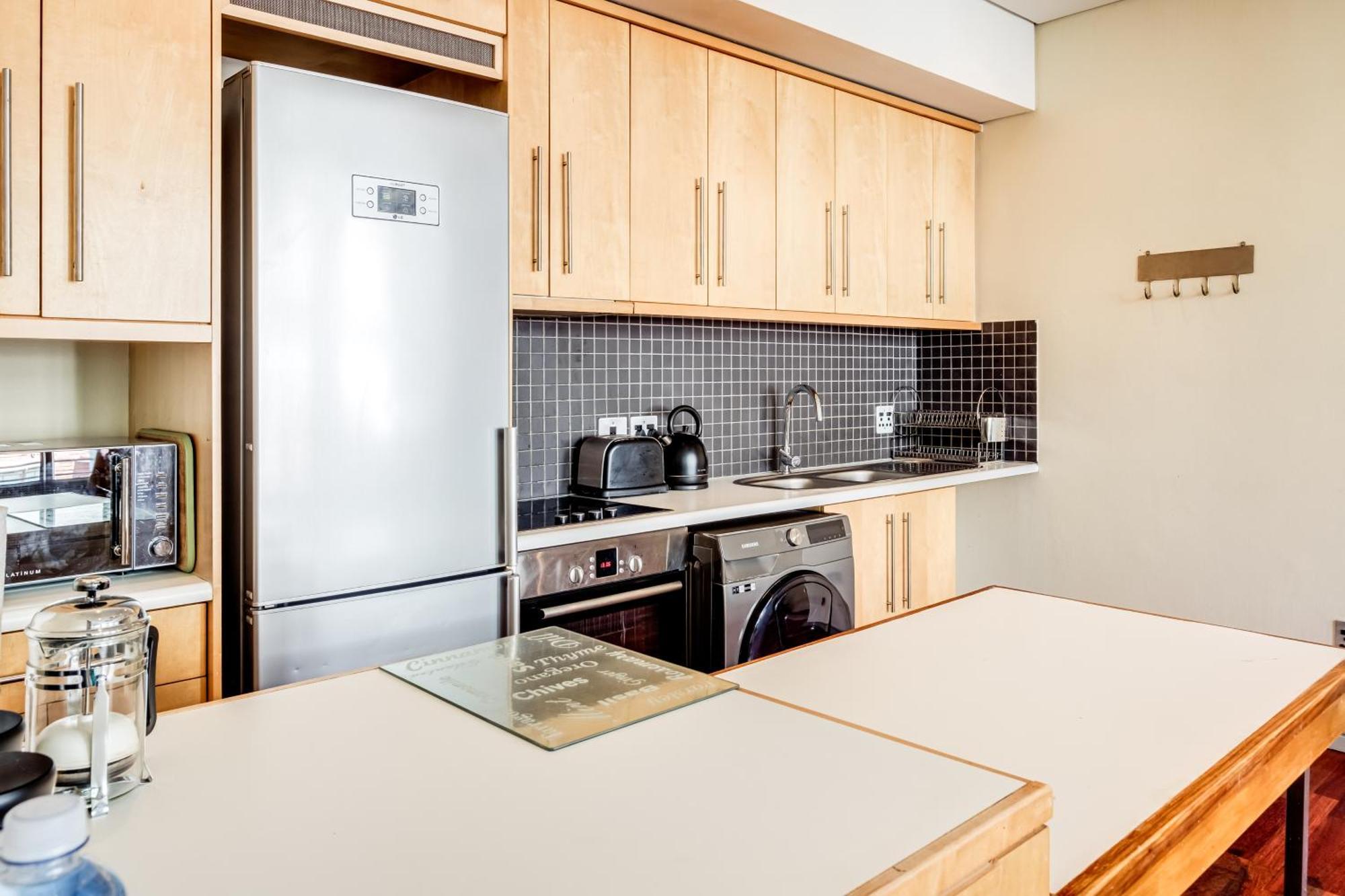 Belina - Cartwrights City View Apartment *